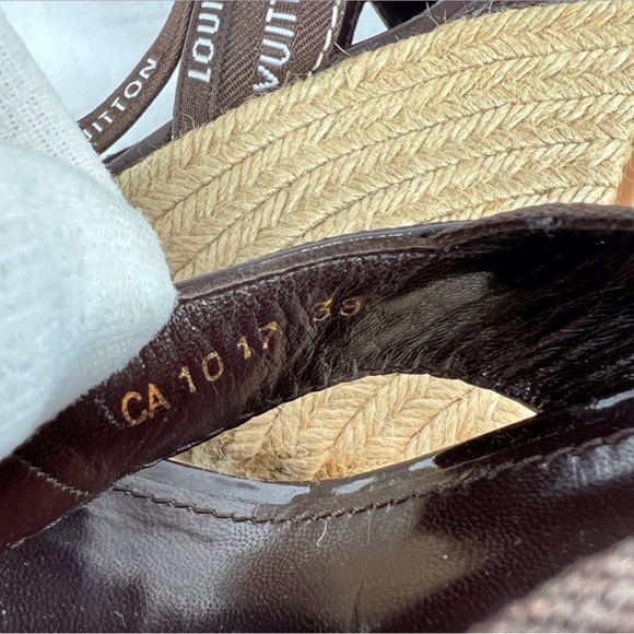 LOUIS VUITTON Brown Patent Leather Wedge Platform Sandals Made in Spain 38 8US - Picture 9 of 13